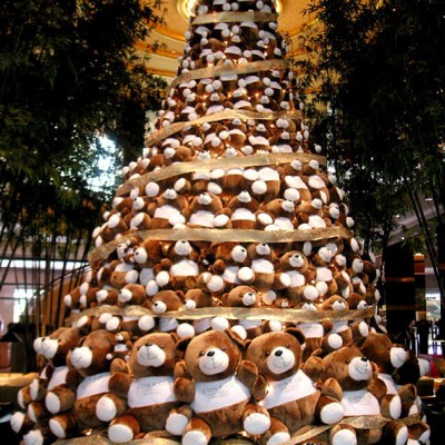 Новогодишна елка од кадифени мечиња