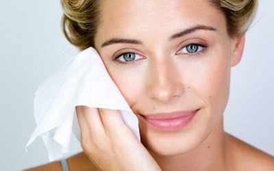 Дали треба да користите марамчиња за отстранување на шминка?