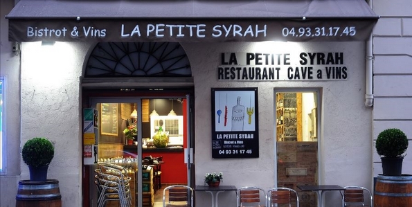 Кафуле во Ница кое скапо ја наплатува непристојноста 