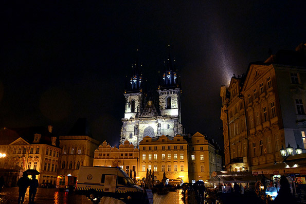Колоритна прошетка низ Прага