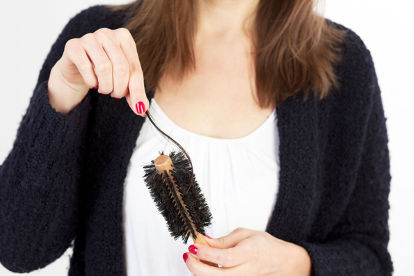 Најчести причини за паѓање на косата кај жените 
