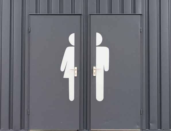 Зошто жените одат заедно во тоалет?