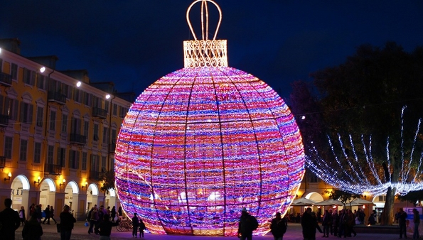 Погледнете ги божиќните декорации ширум светот