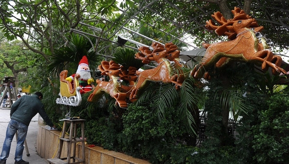 Погледнете ги божиќните декорации ширум светот