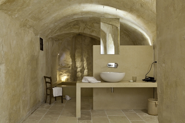Преубав модерен хотел сместен во стара италијанска пештера