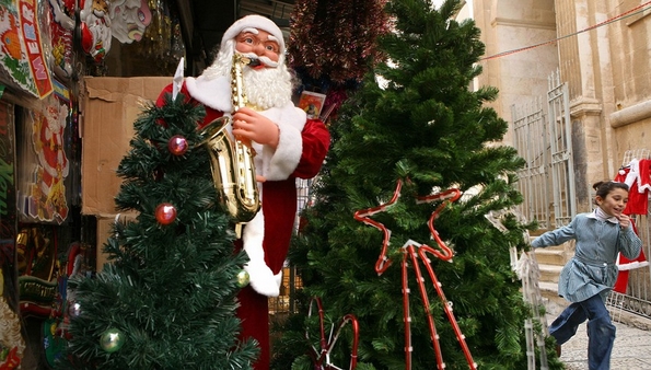 Погледнете ги божиќните декорации ширум светот