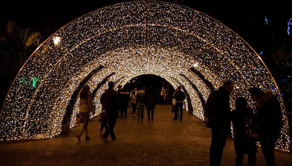 Погледнете ги божиќните декорации ширум светот