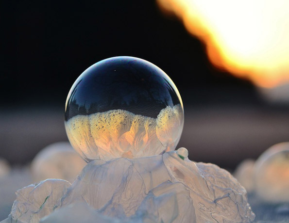 Неверојатни фотографии од замрзнати балончиња од сапуница