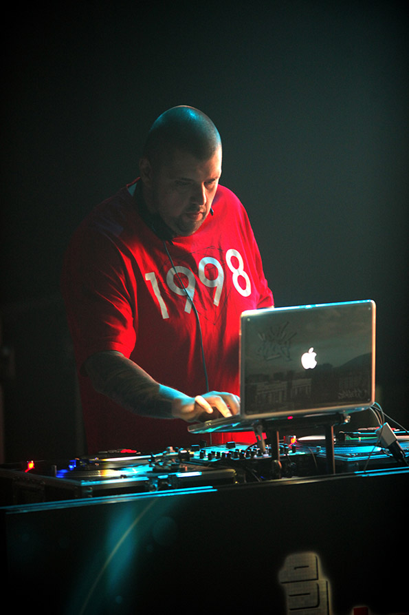 Денс-спектакл со 3Д-мапинг во „Експо центар“