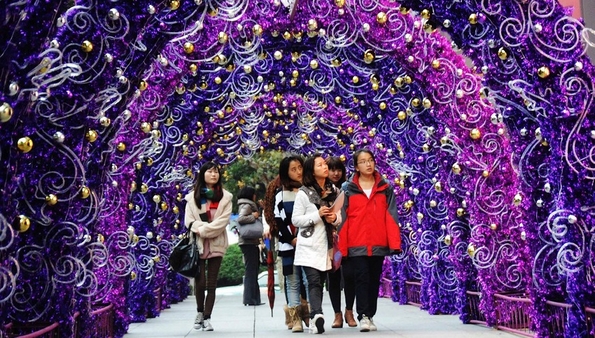 Погледнете ги божиќните декорации ширум светот