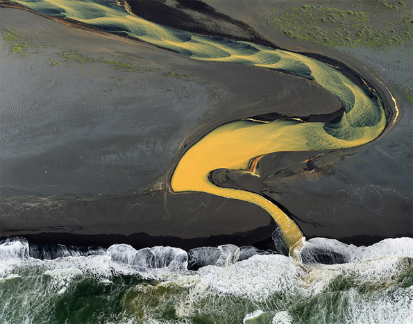 Спектакуларни воздушни фотографии од вулканските реки во Исланд