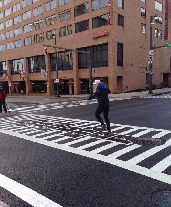 Уметнички пешачки премини ги разубавуваат крстосниците во Балтимор