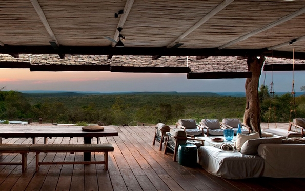 Луксузна колиба лоцирана во африканската дивина
