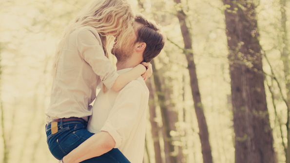 5 начини на кои можете да го одржувате огнот во врската