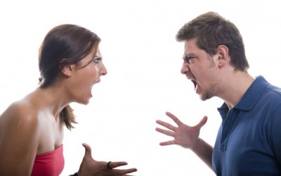 3 видови на претерани реакции кои предизвикуваат непотребна драма