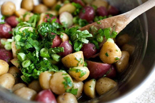 Француска салата со компири