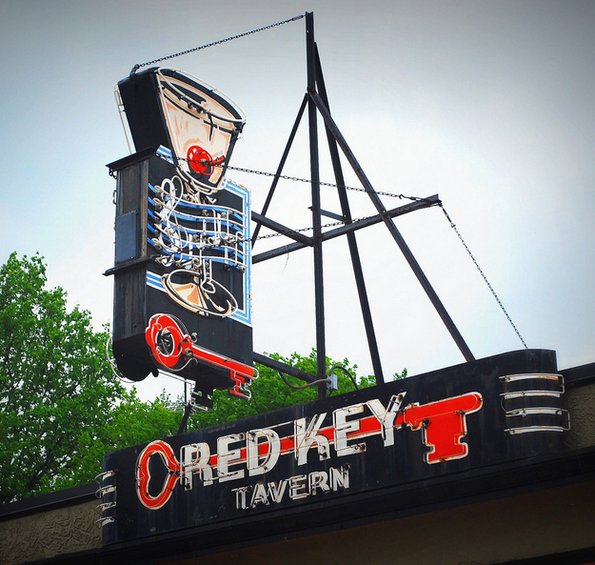 12 кафулиња кои љубителите на книгите ќе сакаат да ги посетат