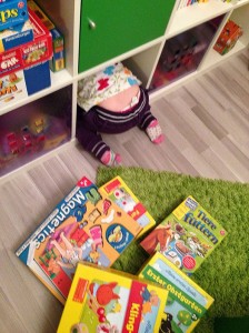 Дечиња кои „умешно“ се кријат играјќи криенка