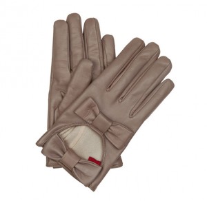 Кожни ракавици со машнички за елегантен и шик изглед