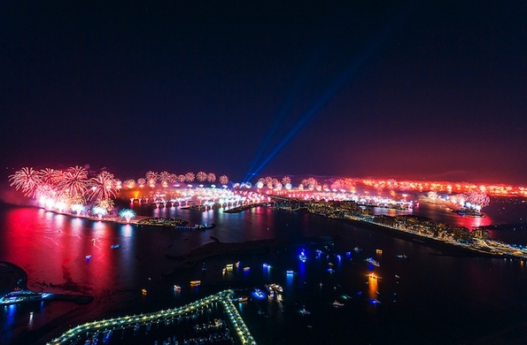 Како Дубаи го сруши светскиот рекорд со новогодишниот огномет?