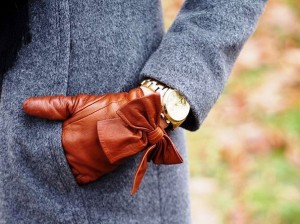 Кожни ракавици со машнички за елегантен и шик изглед