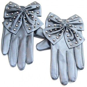 Кожни ракавици со машнички за елегантен и шик изглед