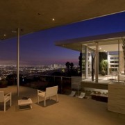 Архитектонско совршенство во Холивуд во сопственост на Авичи