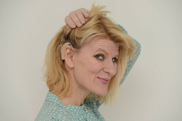 2-Zhena za prvpat si go slusha glasot posle 40 godini-kafepauza.mk