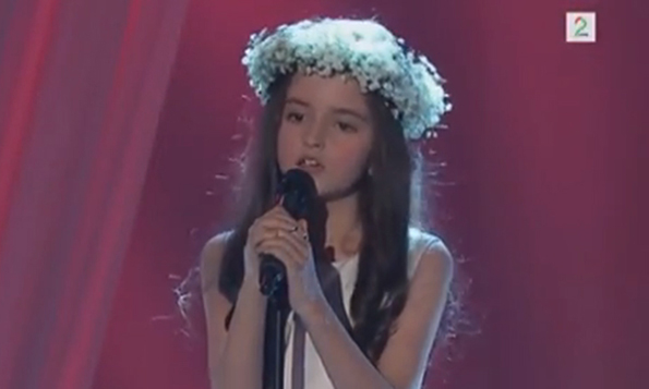 8-годишно девојче кое ќе ве маѓепса со својот глас