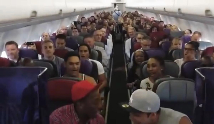 Тимот на „Кралот лав“ го претвориле нивниот лет во најзабавното патување досега