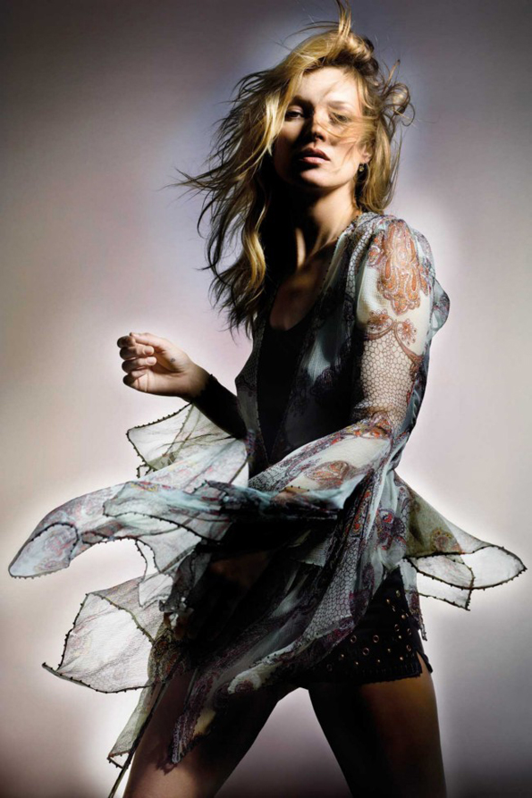 Прекрасната Кејт Мос како модел на својата нова колекција