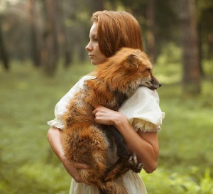Руска фотографка прави прекрасни мистични фотографии со вистински животни