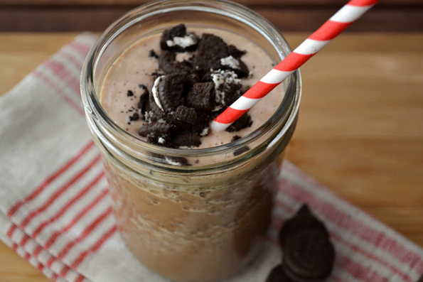 Мока фрапе со колачиња