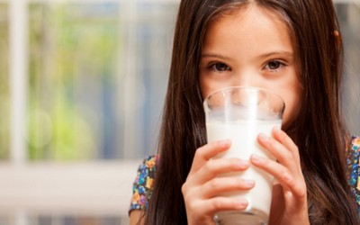 4 знаци дека вашето дете е чувствително на млеко и млечни производи