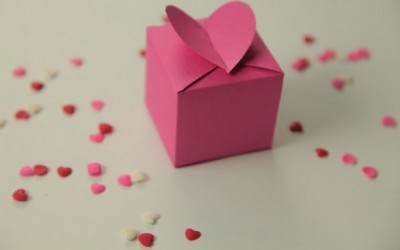 Направете сами романтично кутиче за бонбони