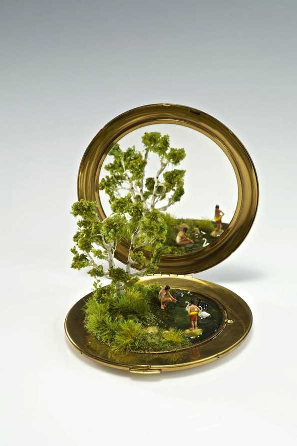 Разиграни минијатурни скулптури раскажуваат имагинативни приказни