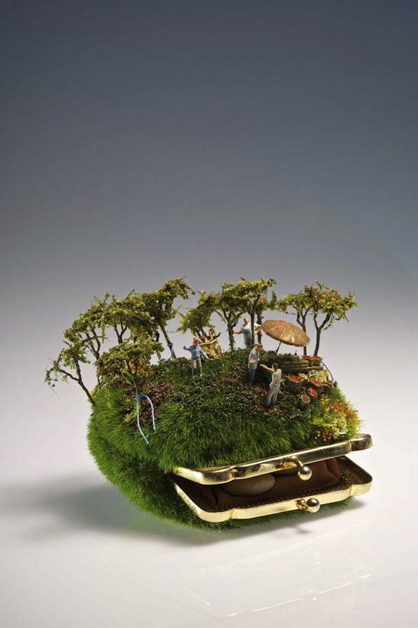 Разиграни минијатурни скулптури раскажуваат имагинативни приказни