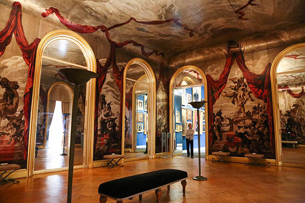 9.2-gradot-na-ljubovta-10-idei-za-romantichno-patuvanje-vo-pariz-kafepauza.mk