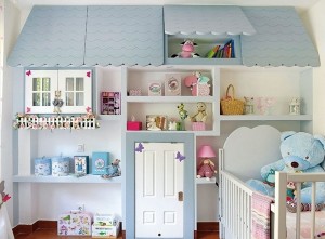 Бебешка соба уредена како мала и слатка колиба