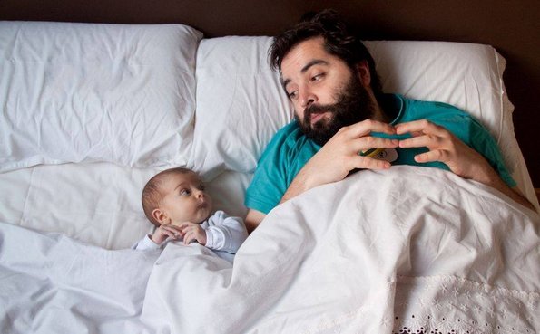 Слики кои ги покажуваат неверојатните сличности меѓу татковците и синовите
