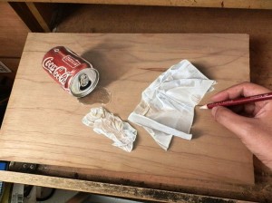 Неверојатно талентиран уметник црта хипер-реалистични цртежи на дрвени штици