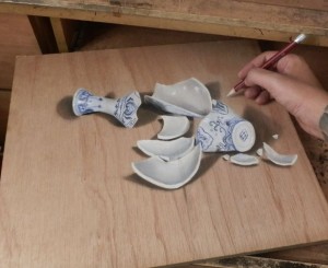 Неверојатно талентиран уметник црта хипер-реалистични цртежи на дрвени штици