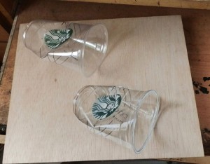 Неверојатно талентиран уметник црта хипер-реалистични цртежи на дрвени штици