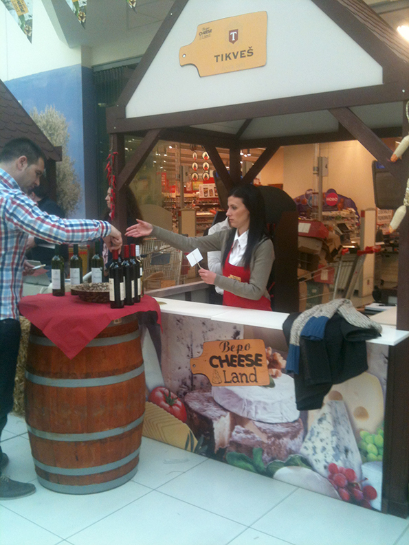 2-cheese-land-odnovo-vo-vero-centarot-kafepauza.mk