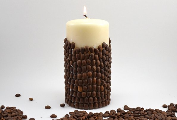 Направете сами: Миризлива свеќа од ванила со зрна од кафе