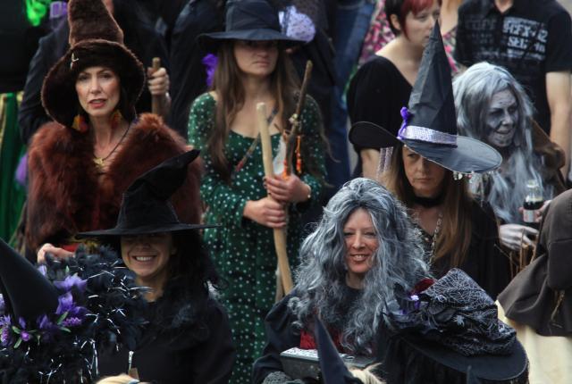 01-17-prichini-poradi-koi-bi-ve-proglasile-za-veshterka-vo-1693-godina-kafepauza.mk