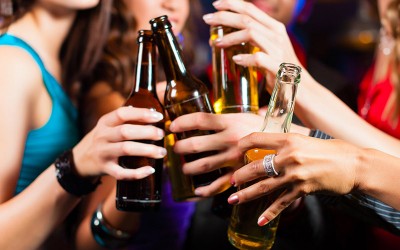 15 работи кои ги прават само пијаните девојки