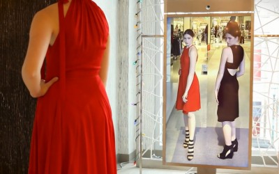 Дигитално огледало ви овозможува да „пробувате“ облека без да се пресоблекувате