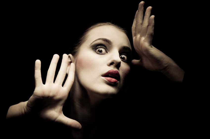 15 знаци дека вие сте кралицата на драмата во вашето друштво