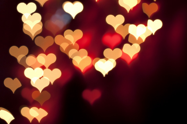 Што значи кажувањето „те сакам“ во различни периоди од врската?